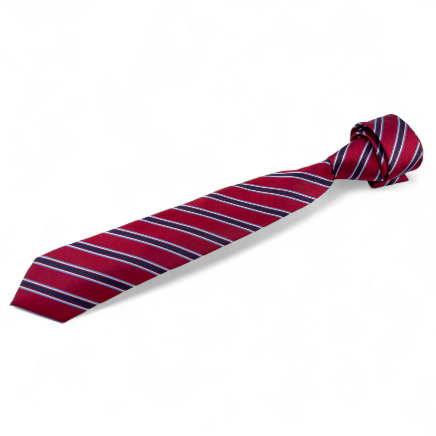 Corbata roja con rayas diagonales azul y negro