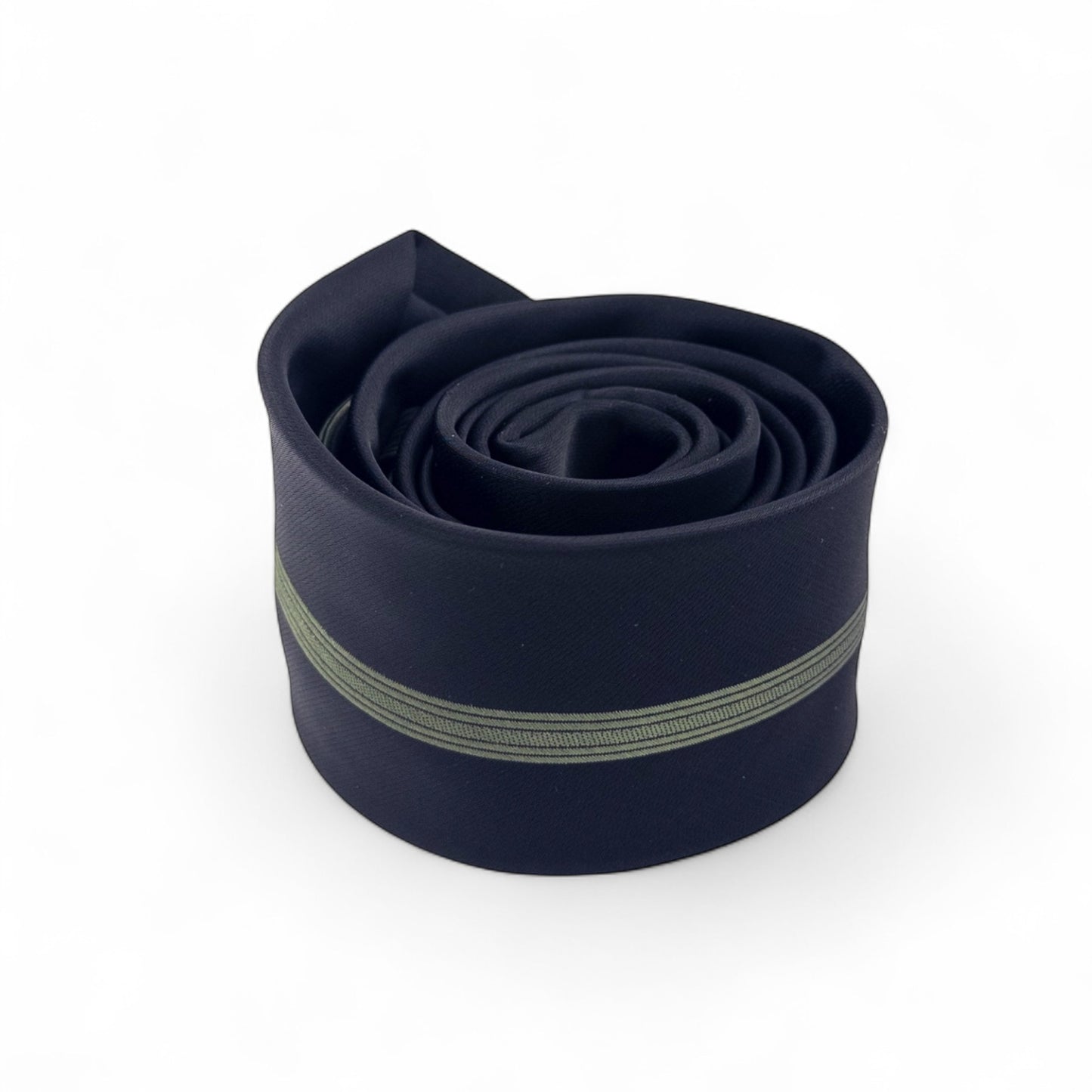 Corbata Negra con Franja Verde – Estilo Moderno