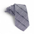 Corbata Gris con Tonos Blanco y Negro con Patrón Escocés – Estilo Moderno