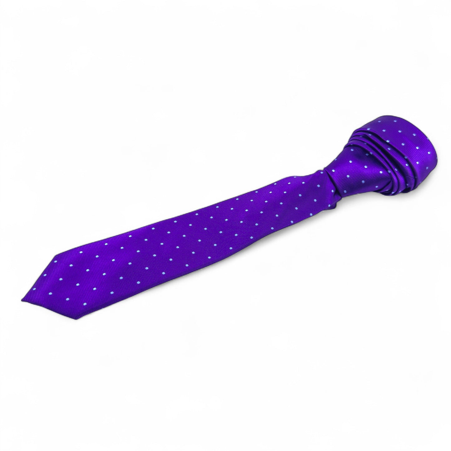 Corbata Morada con Puntos Azul Cielo – Estilo Moderno