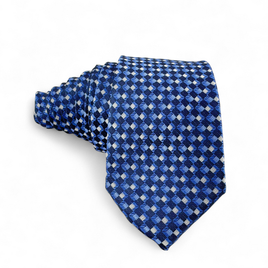 Corbata azul con patrón geométrico