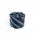 Corbata azul marino con rayas celestes y doradas