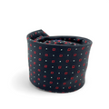 Corbata negra con microcuadros rojos y grises
