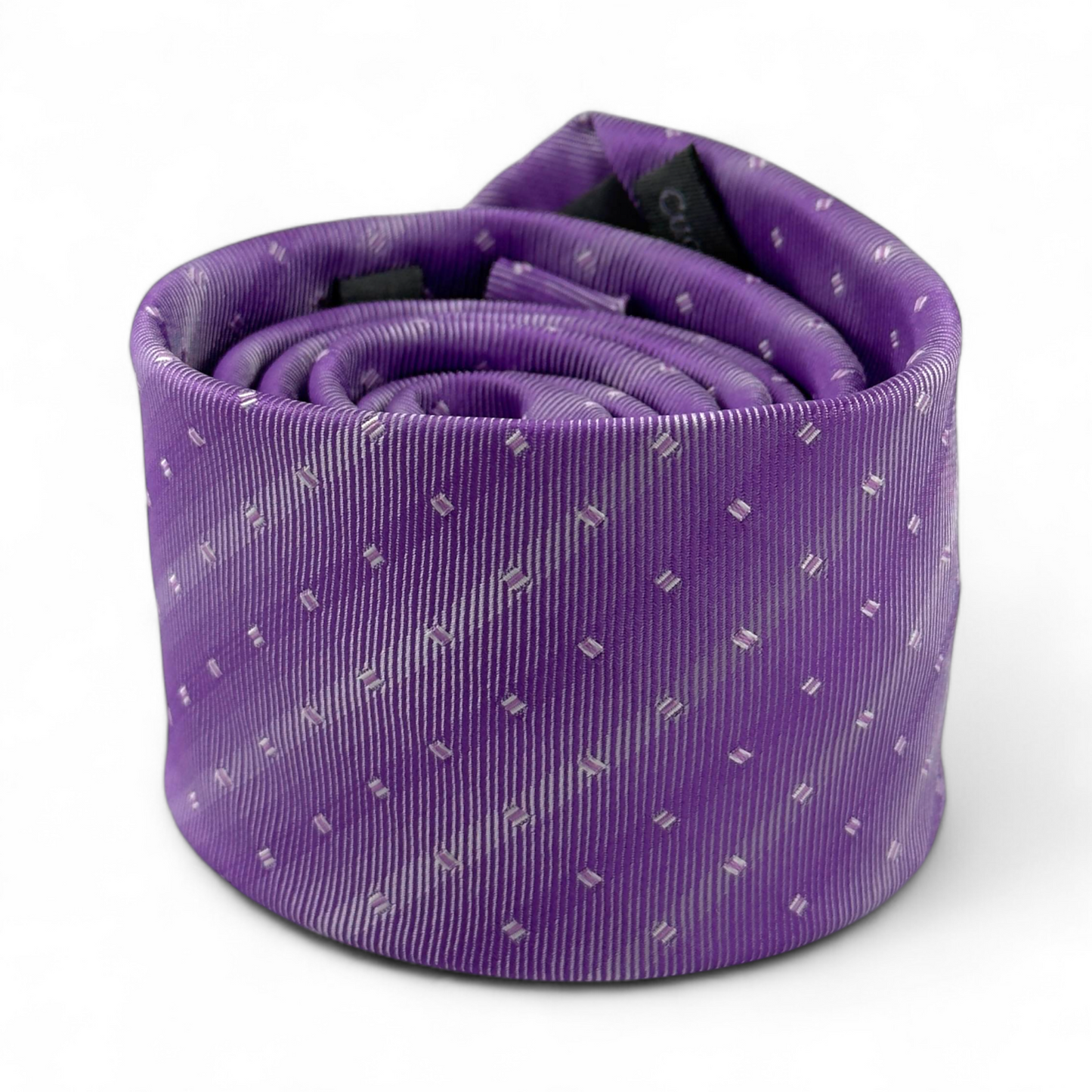 Corbata morada con microdiseños geométricos