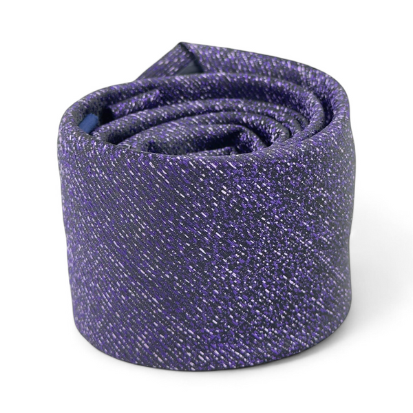 Corbata Morado Texturizada – Elegancia Moderna en Cada Detalle